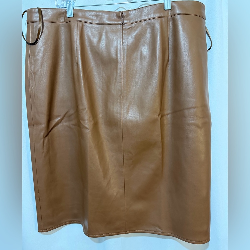 L'AGENCE Amira Faux Leather Pencil Skirt Gold Buttons Size 16 NWT Smoky Quartz - Picture 4 of 4